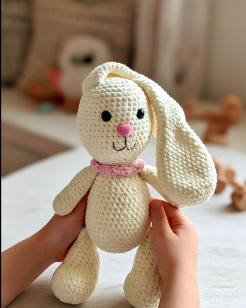 Conejo tejido a crochet — Bella D'Onofrio